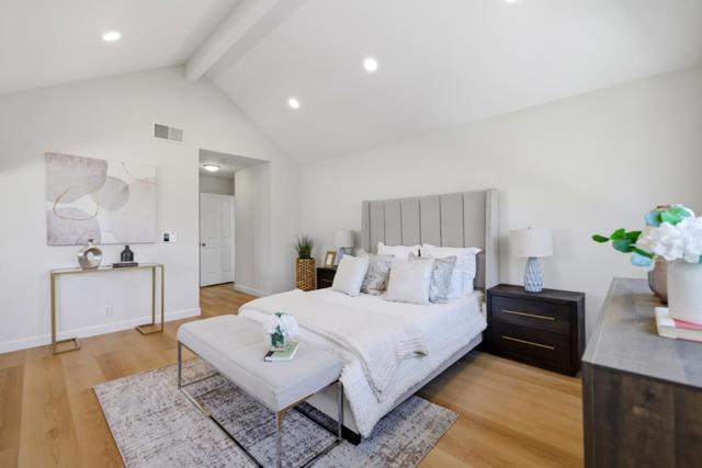 800 Fountain Park Lane, Mountain View CA: https://media.crmls.org/mediaz/dadfa174-4d51-4625-97b0-df5e60eb4bed.jpg