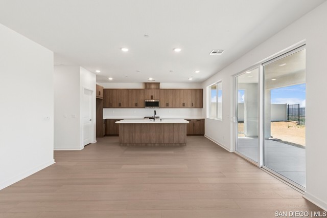 632 MEADOWOOD ST, Fallbrook CA: https://media.crmls.org/mediaz/dadfa894-ba4f-4215-bb54-2101bbc38ef5.jpg