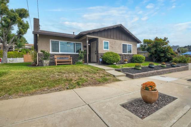 4960 Sparks Avenue, San Diego CA: https://media.crmls.org/mediaz/dadfd3d2-ee57-4e27-badb-aacf06e01f76.jpg