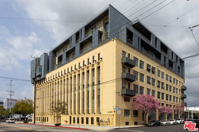 200 N San Fernando Road, Los Angeles CA: https://media.crmls.org/mediaz/dadfd80b-3623-4dca-8131-7173ded5dc9e.jpg
