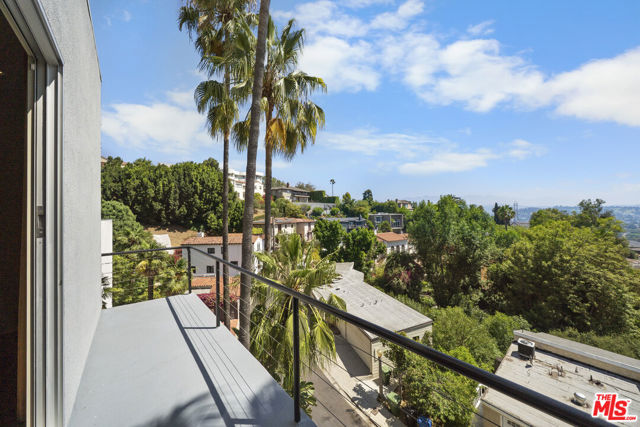 3625 Lowry Road, Los Angeles CA: https://media.crmls.org/mediaz/dae0097b-aa73-4114-b70e-440f4ac460d6.jpg