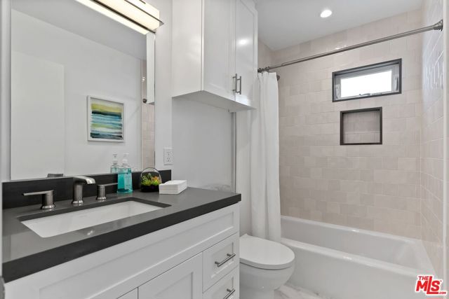 2671 Federal Avenue, Los Angeles CA: https://media.crmls.org/mediaz/dae01866-259a-4ec2-ac09-ce721f785aa0.jpg