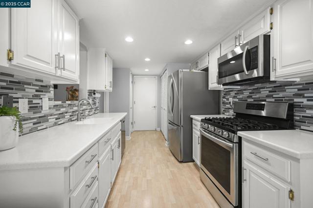 407 Tampico, Walnut Creek CA: https://media.crmls.org/mediaz/dae0763c-61d1-44f3-a9f0-e41b99edfafd.jpg