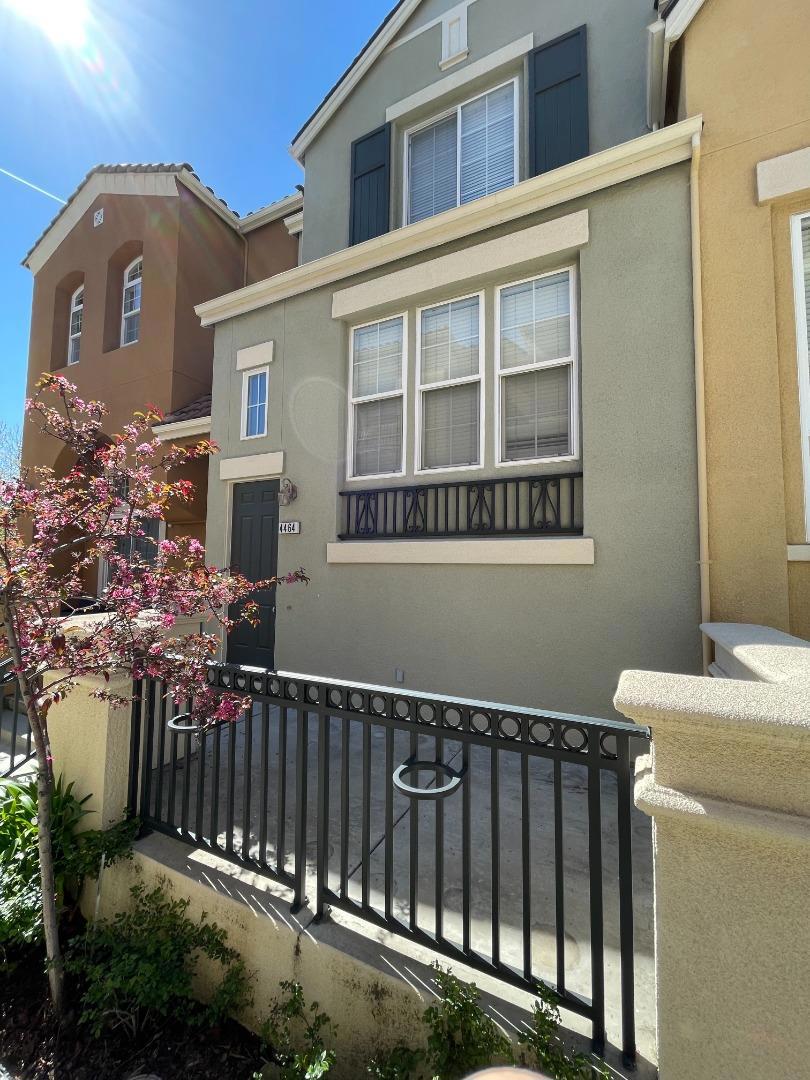 4464 Laird Circle