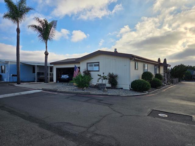 Detail Gallery Image 1 of 24 For 1333 Olive Dr #37,  Vista,  CA 92083 - 2 Beds | 2 Baths