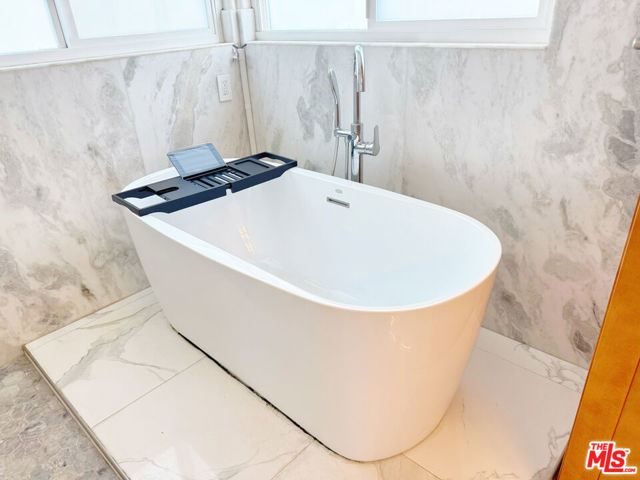 Image 41 of 45 For 15213 Daphne Avenue