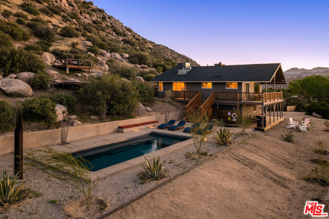 5637 Minna Gombell Lane, Pioneertown CA: https://media.crmls.org/mediaz/dae258fe-fe9c-4b45-8c02-48e21335e20d.jpg