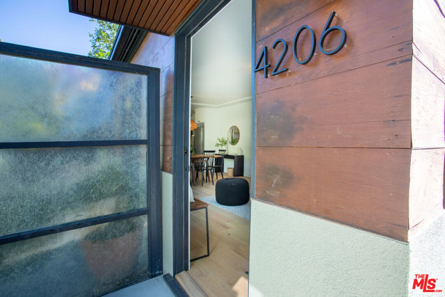 4206 Franklin Avenue, Los Angeles, California 90027, 2 Bedrooms Bedrooms, ,1 BathroomBathrooms,Single Family Residence,For Sale,Franklin,21100925