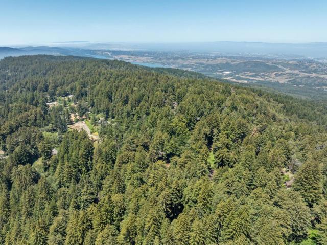 13872 Silver Sky Way, Woodside CA: https://media.crmls.org/mediaz/dae29059-8471-46f7-b818-1e6bdda0a2ce.jpg