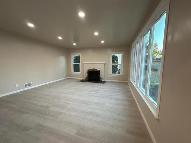 Image 8 of 36 For 121 Bella Vista Way