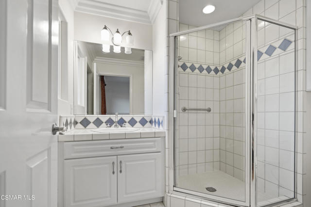 7111 Los Coyotes Place, Camarillo CA: https://media.crmls.org/mediaz/dae3ab38-e3d7-4f31-87d8-60048c73875e.jpg