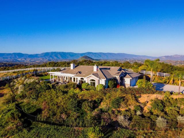 Detail Gallery Image 4 of 36 For 28623 Willow Park Rd, Escondido,  CA 92026 - 3 Beds | 3 Baths