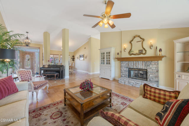 12490 Ridge Drive, Santa Rosa CA: https://media.crmls.org/mediaz/dae5f79e-4fc0-48d9-9c00-64fe0913e463.jpg