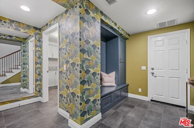 2584 Bungalow Place, Corona del Mar CA: https://media.crmls.org/mediaz/dae66490-aa06-4564-bd48-139da559f0bf.jpg