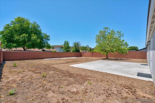 14543 Kittery St, Poway CA: https://media.crmls.org/mediaz/dae6c254-113e-4e20-90c6-3555da8bddea.jpg
