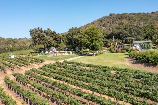 20300 Cachagua, Carmel Valley CA: https://media.crmls.org/mediaz/dae6e4ba-26d5-4f40-8f1e-7bb570518b10.jpg