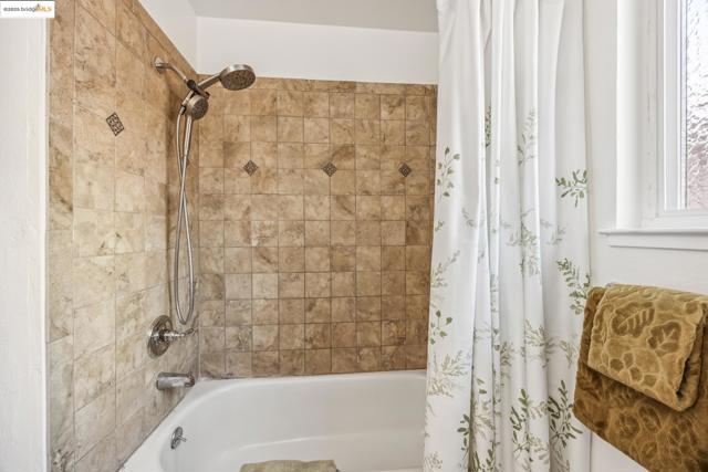 4943 Rice DR, San Jose CA: https://media.crmls.org/mediaz/dae6ef5e-5230-498d-a0de-a4c5406b0a3e.jpg