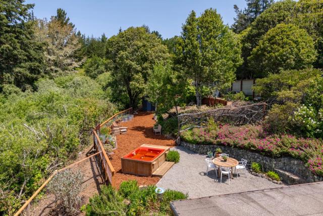 18050 Highway 1,  CA: https://media.crmls.org/mediaz/dae6ff5e-a0ac-499a-a4a2-c14a1798657e.jpg