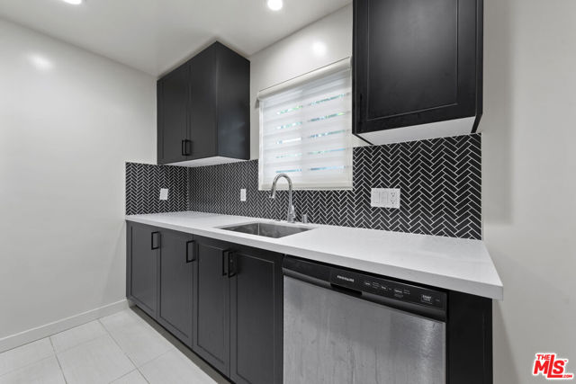 1807 Oak Street photo 5