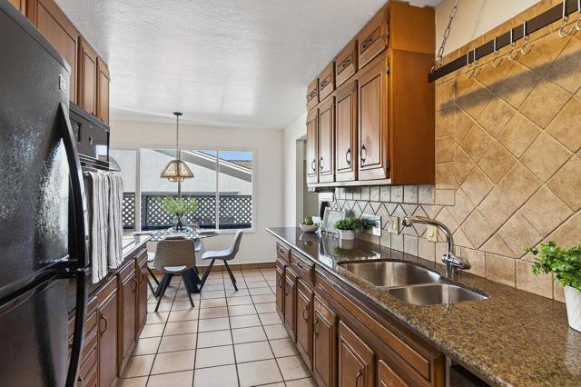 725 Palm Avenue, South San Francisco CA: https://media.crmls.org/mediaz/dae7456f-89b9-496c-b1cd-de1baef4aee2.jpg