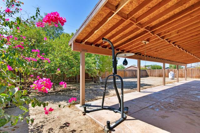 1239 Red Sea Avenue, Thermal CA: https://media.crmls.org/mediaz/dae8ca02-1217-49fe-a225-6844be172b9f.jpg