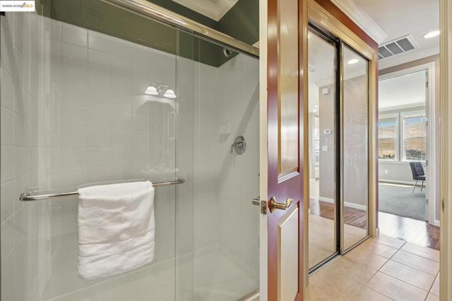 6686 Chalk Hill Ln, Vallejo CA: https://media.crmls.org/mediaz/daea3125-98c7-46a2-b17c-787e2d5a7eba.jpg