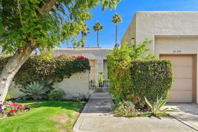 10321 Sunningdale Drive, Rancho Mirage CA: https://media.crmls.org/mediaz/daea4c09-538d-4511-8430-58206082123c.jpg
