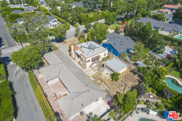 4804 La Canada Boulevard, La Canada Flintridge CA: https://media.crmls.org/mediaz/daea68e4-2357-4e6a-96f2-a788bcd96413.jpg