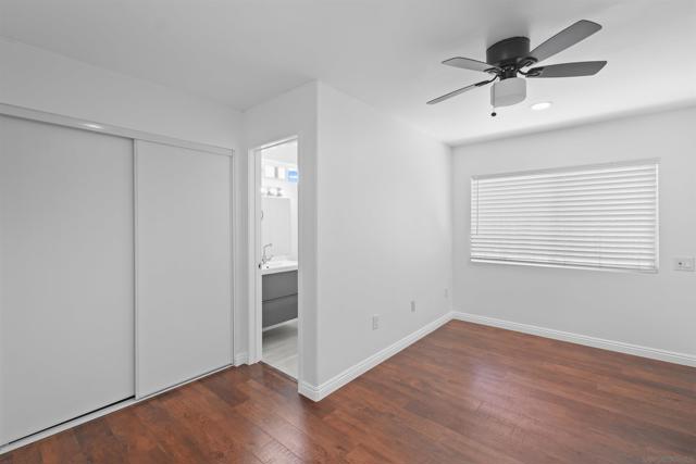 9155 57 Gold Coast Dr, San Diego CA: https://media.crmls.org/mediaz/daea9422-4d44-480f-91f0-4be52cb6d225.jpg