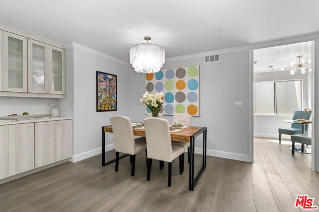 310 Tahiti Way, Marina del Rey CA: https://media.crmls.org/mediaz/daeb486d-cf4b-4172-a6ea-1f92acb92fbf.jpg