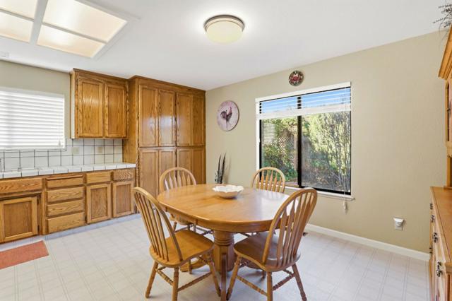 1650 Sausalito Drive, Hollister CA: https://media.crmls.org/mediaz/daeb944f-692e-4179-93c5-e94731fa42b3.jpg