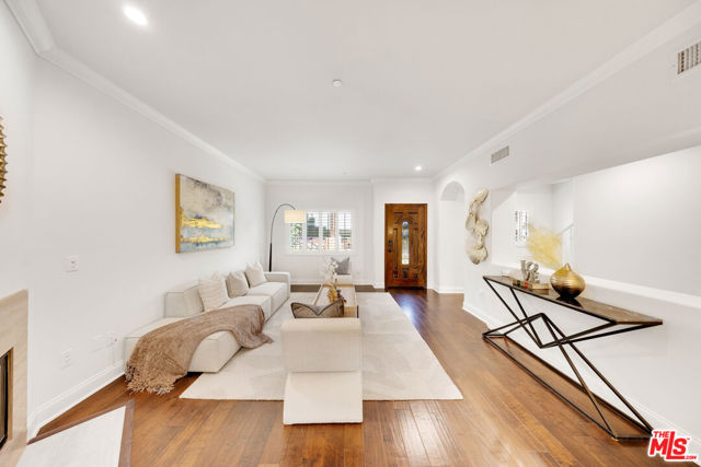 2449 Oswego Street, Pasadena CA: https://media.crmls.org/mediaz/daece86a-c6a9-4e98-9c9c-f15e8bbbc49c.jpg