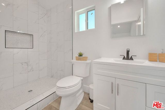 4516 W 63rd Street, Los Angeles CA: https://media.crmls.org/mediaz/daed1a19-1f08-41b2-958f-085bea7c0b6c.jpg