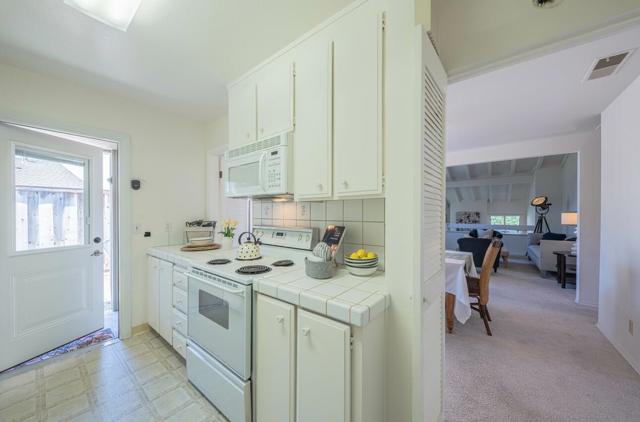 616 Sage Court, Pacific Grove CA: https://media.crmls.org/mediaz/daed2306-d3ad-4d83-ab45-a17133b69dc3.jpg