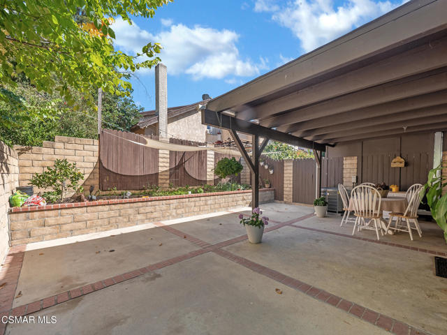 190 Donegal Avenue, Newbury Park CA: https://media.crmls.org/mediaz/daed4391-17b4-4358-8179-e450e4dc5d02.jpg