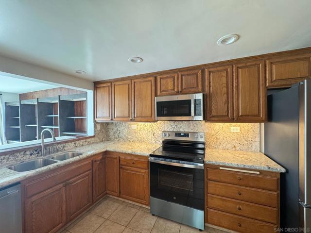 79 Antigua CT, Coronado CA: https://media.crmls.org/mediaz/daed5dd7-4947-436a-a091-4c083f580c29.jpg