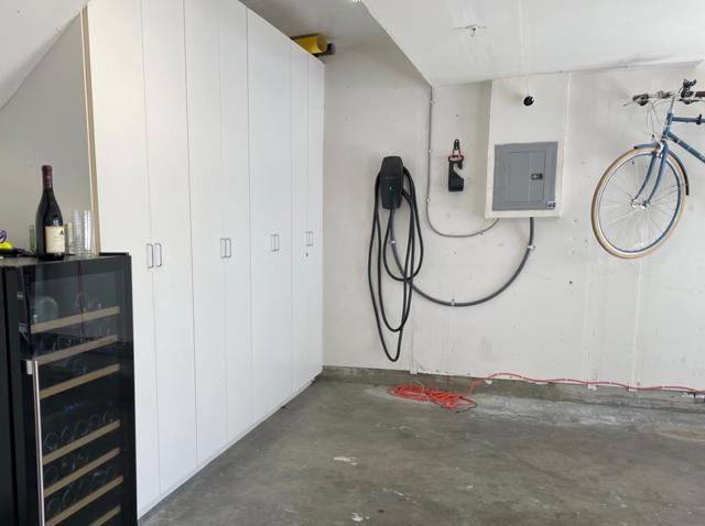 1 Passage Lane, Redwood City CA: https://media.crmls.org/mediaz/daed5fd2-65d3-4ae0-a830-984bb8ba1ddf.jpg