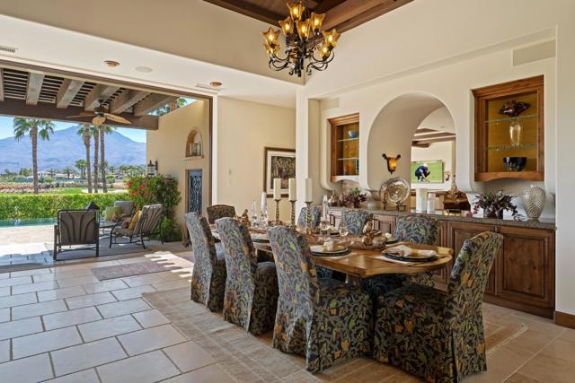 80675 Via Portofino, La Quinta CA: https://media.crmls.org/mediaz/daed9080-b63d-4d87-bf99-d119fc54d59b.jpg