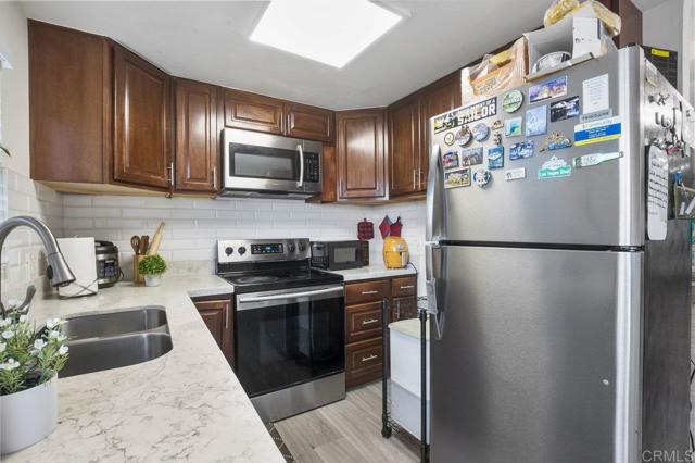 1450 Melrose Avenue, Chula Vista CA: https://media.crmls.org/mediaz/daedc72a-36dc-4b09-901a-c9f06580dab6.jpg