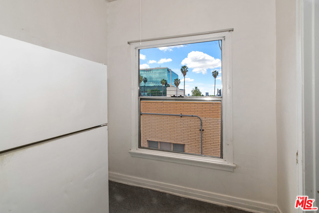 1522 Mariposa Avenue, Los Angeles, California 90027, ,Commercial Sale,For Sale,Mariposa,21728596