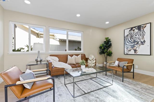 5139 Dryden Ct, Newark CA: https://media.crmls.org/mediaz/daee7906-1a3f-4a94-ab99-003c3f1f4cf5.jpg
