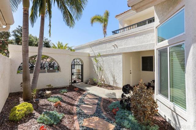 Detail Gallery Image 6 of 30 For 20 Aruba, Coronado,  CA 92118 - 3 Beds | 3 Baths