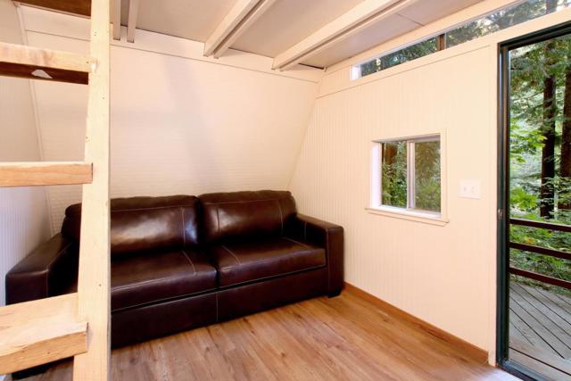 16770 Redwood Lodge Road, Los Gatos CA: https://media.crmls.org/mediaz/daf0ded5-2c76-4615-8426-018d5c071363.jpg