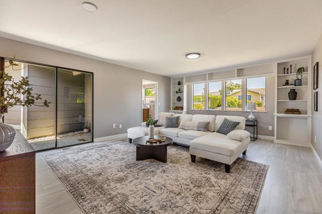 445 Marks Drive, Hollister CA: https://media.crmls.org/mediaz/daf1713a-b438-4559-85a3-9bfc5e7ce903.jpg