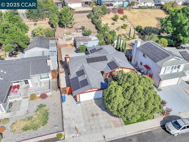 2256 CONCORD DR, Pittsburg CA: https://media.crmls.org/mediaz/daf182b8-345d-4c69-883d-6d7af5746ade.jpg