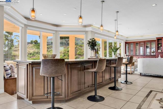 48912 Crown Ridge Cmn, Fremont CA: https://media.crmls.org/mediaz/daf1872a-eaa4-41ef-aa45-f39ad96d5012.jpg