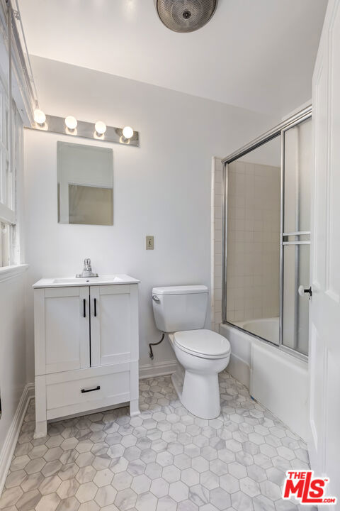 Drew Fenton | 271 Beloit Avenue Los Angeles CA | MLS: 7455926