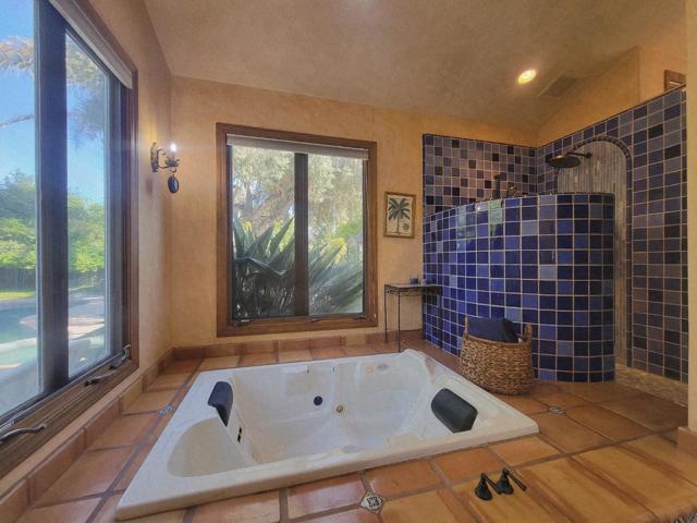 Image 14 of 49 For 2206 Coastland Avenue