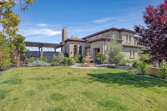 5719 Dimas Ct, Pleasanton CA: https://media.crmls.org/mediaz/daf29704-71a7-4e6a-bcc8-8a4c61660d57.jpg