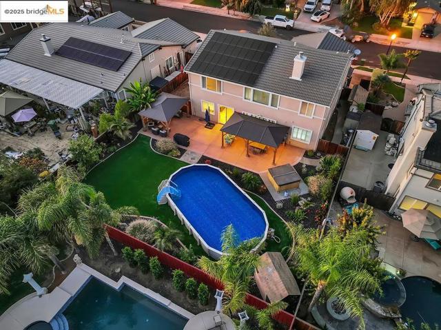 596 Toscanna Court, Brentwood CA: https://media.crmls.org/mediaz/daf30469-ce2b-41e3-a3bd-bc0ed8e5fe2b.jpg